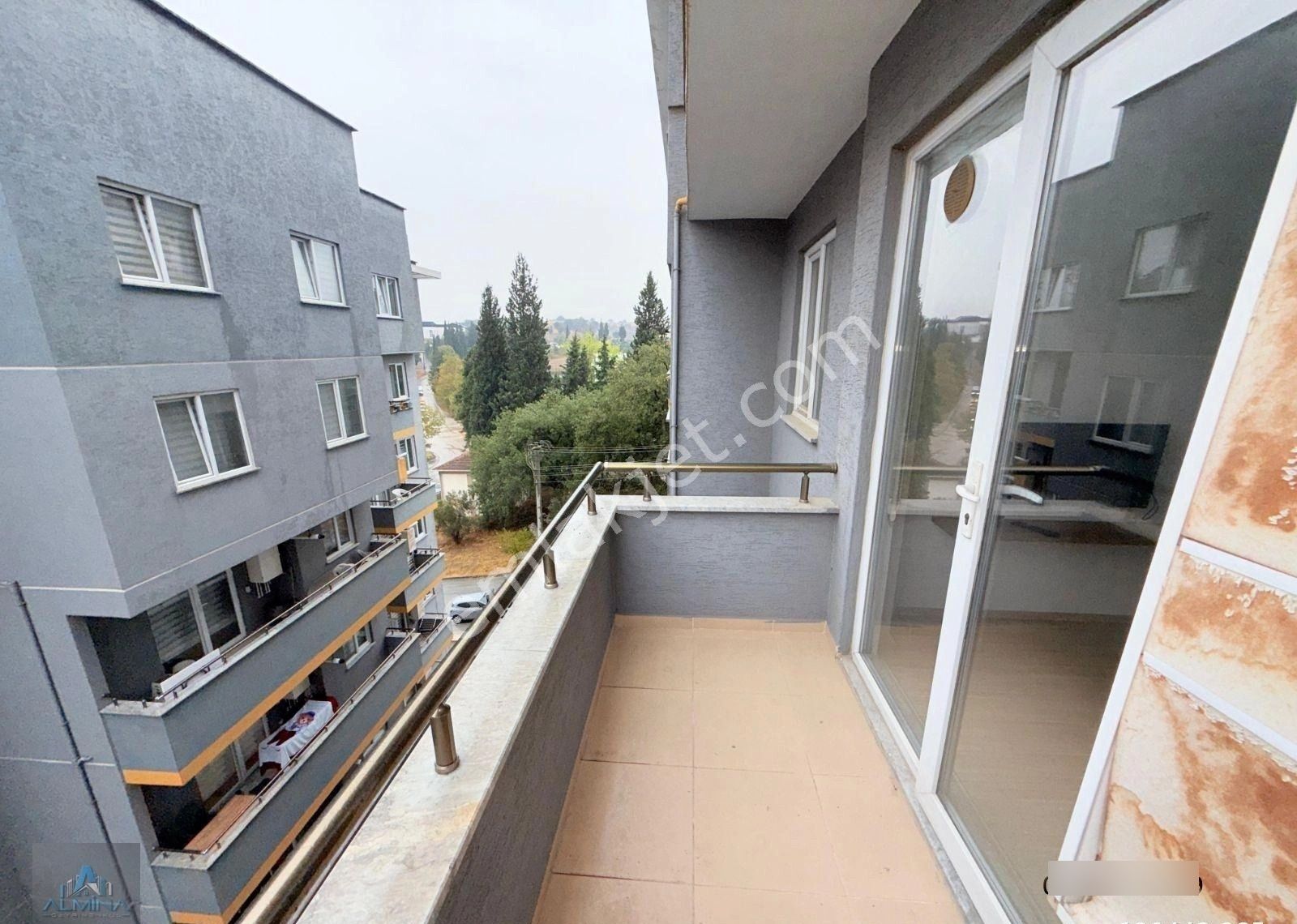 Almına Dan Selfie Sitesi Satılık 2+1 Tamamı Kredili - Görsel 2