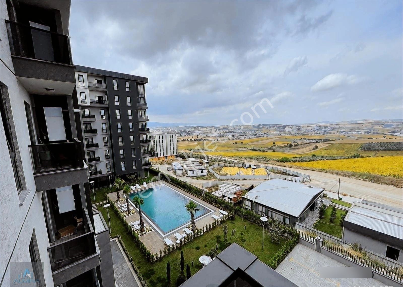 Görükle Merkez'de Havuzlu Konsept Sitede Satılık Arakat Daire - Görsel 23