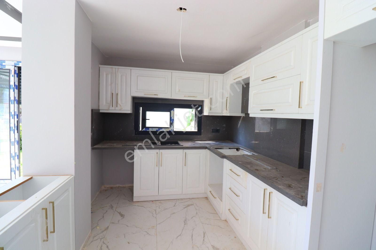 Seferihisar Ürkmez De Satılık Sıfır 3+1 Müatakil Lüks Villa - Görsel 15