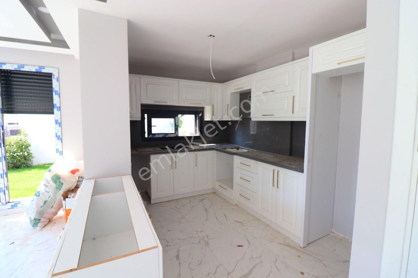 Seferihisar Ürkmez De Satılık Sıfır 3+1 Müatakil Lüks Villa - Görsel 14