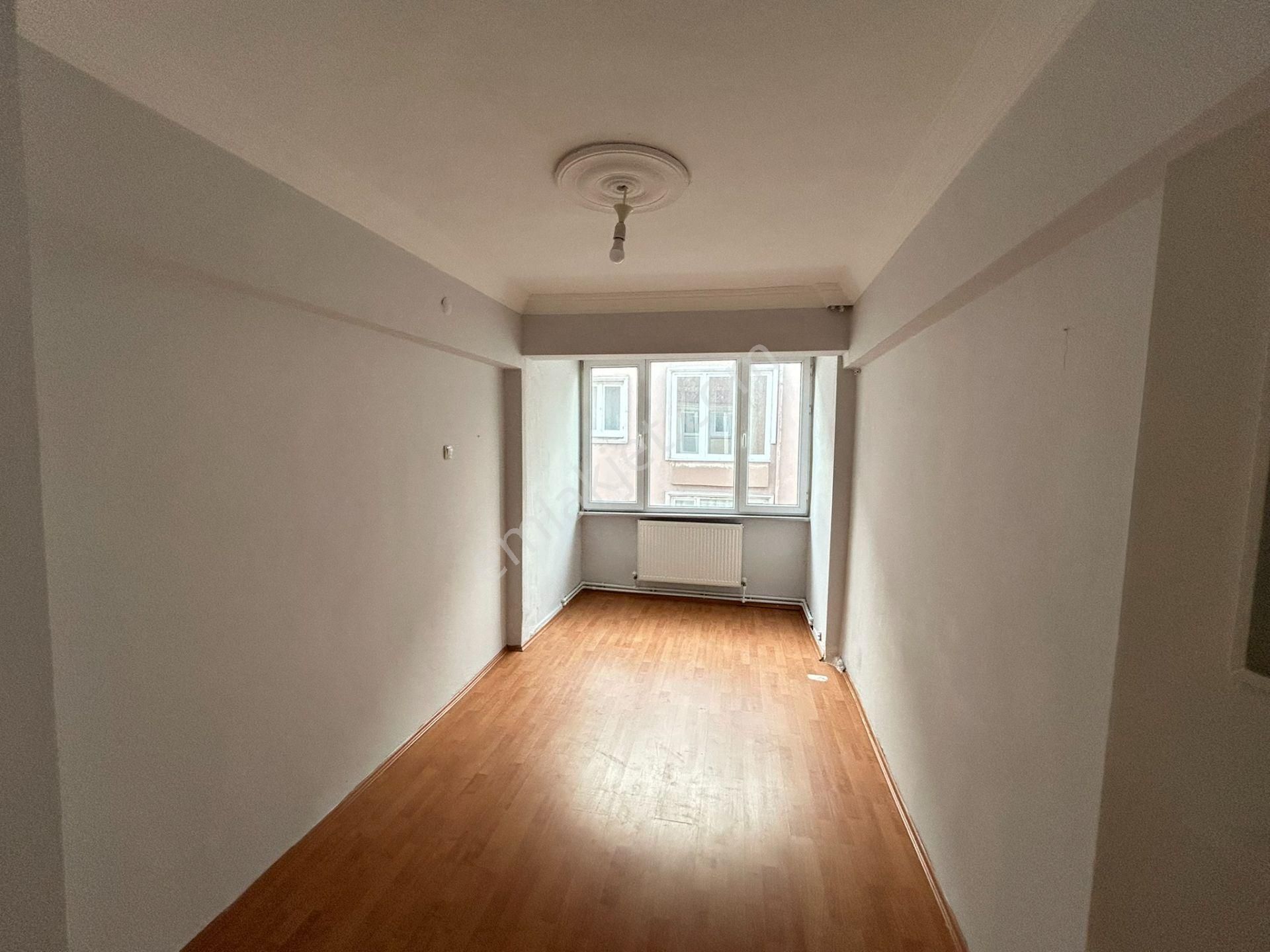 Cihan Emlak - Kiralık - Mehmetçik Caddesi Üzerinde 90m2 Geniş Ara Kat Asansörlü 2+1 Daire - Görsel 13