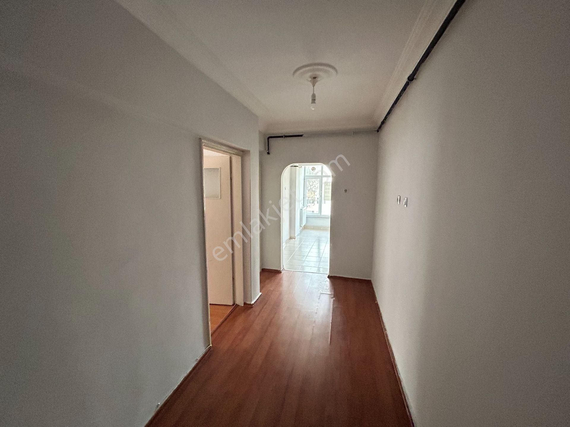 Cihan Emlak - Kiralık - Mehmetçik Caddesi Üzerinde 90m2 Geniş Ara Kat Asansörlü 2+1 Daire - Görsel 30