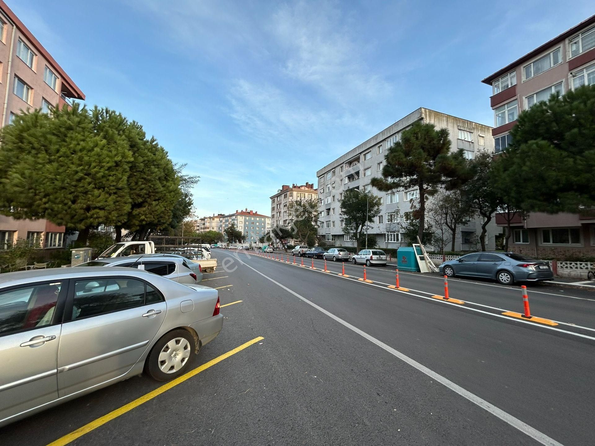 Cihan Emlak - Kiralık - Mehmetçik Caddesi Üzerinde 90m2 Geniş Ara Kat Asansörlü 2+1 Daire - Görsel 35