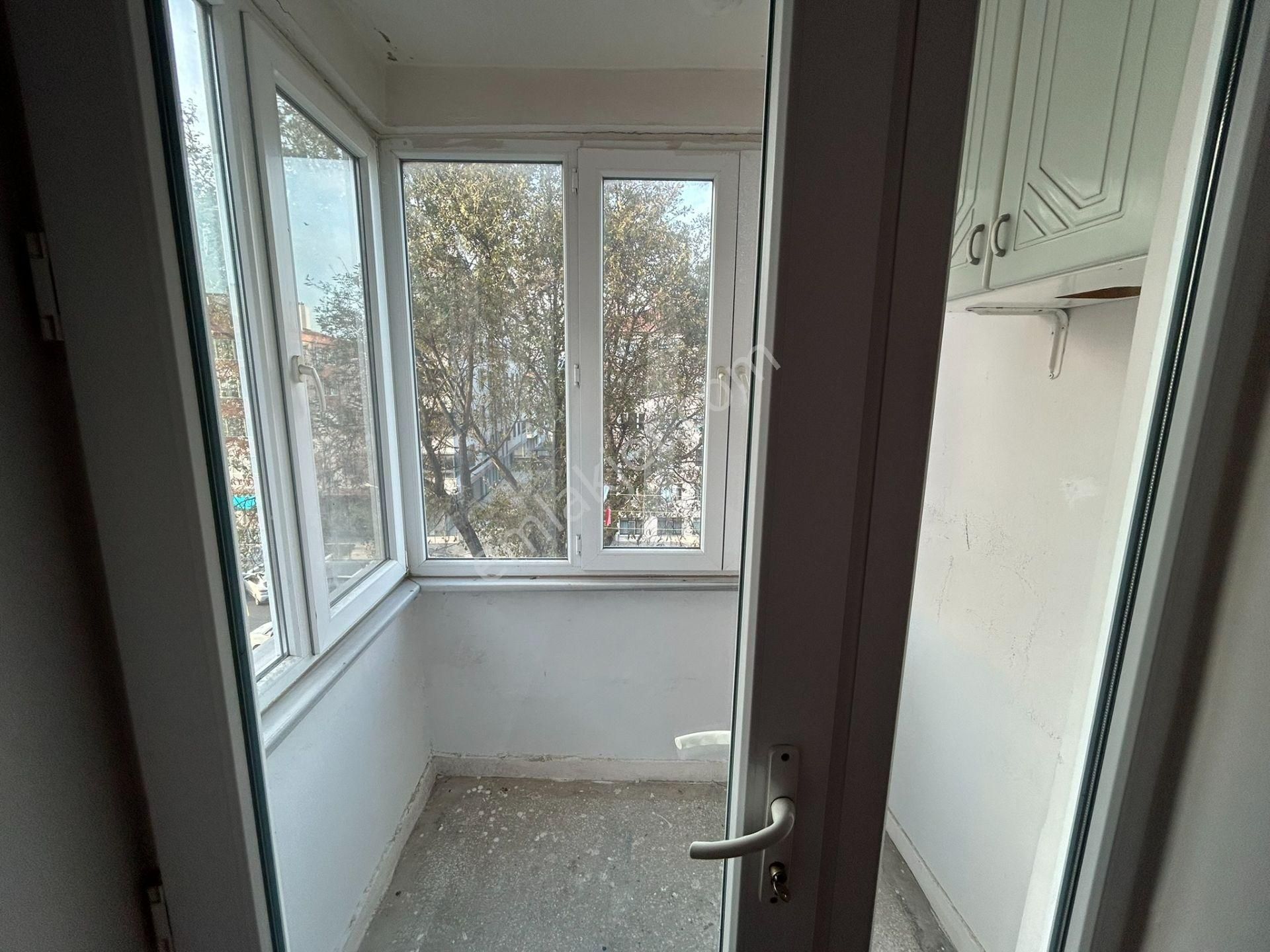 Cihan Emlak - Kiralık - Mehmetçik Caddesi Üzerinde 90m2 Geniş Ara Kat Asansörlü 2+1 Daire - Görsel 26