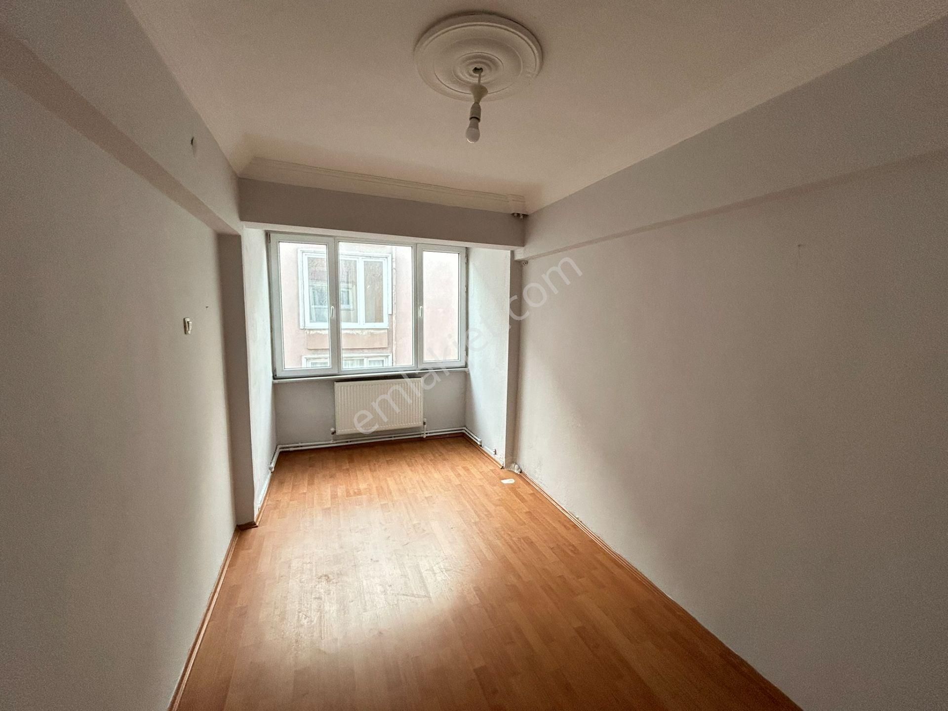 Cihan Emlak - Kiralık - Mehmetçik Caddesi Üzerinde 90m2 Geniş Ara Kat Asansörlü 2+1 Daire - Görsel 15