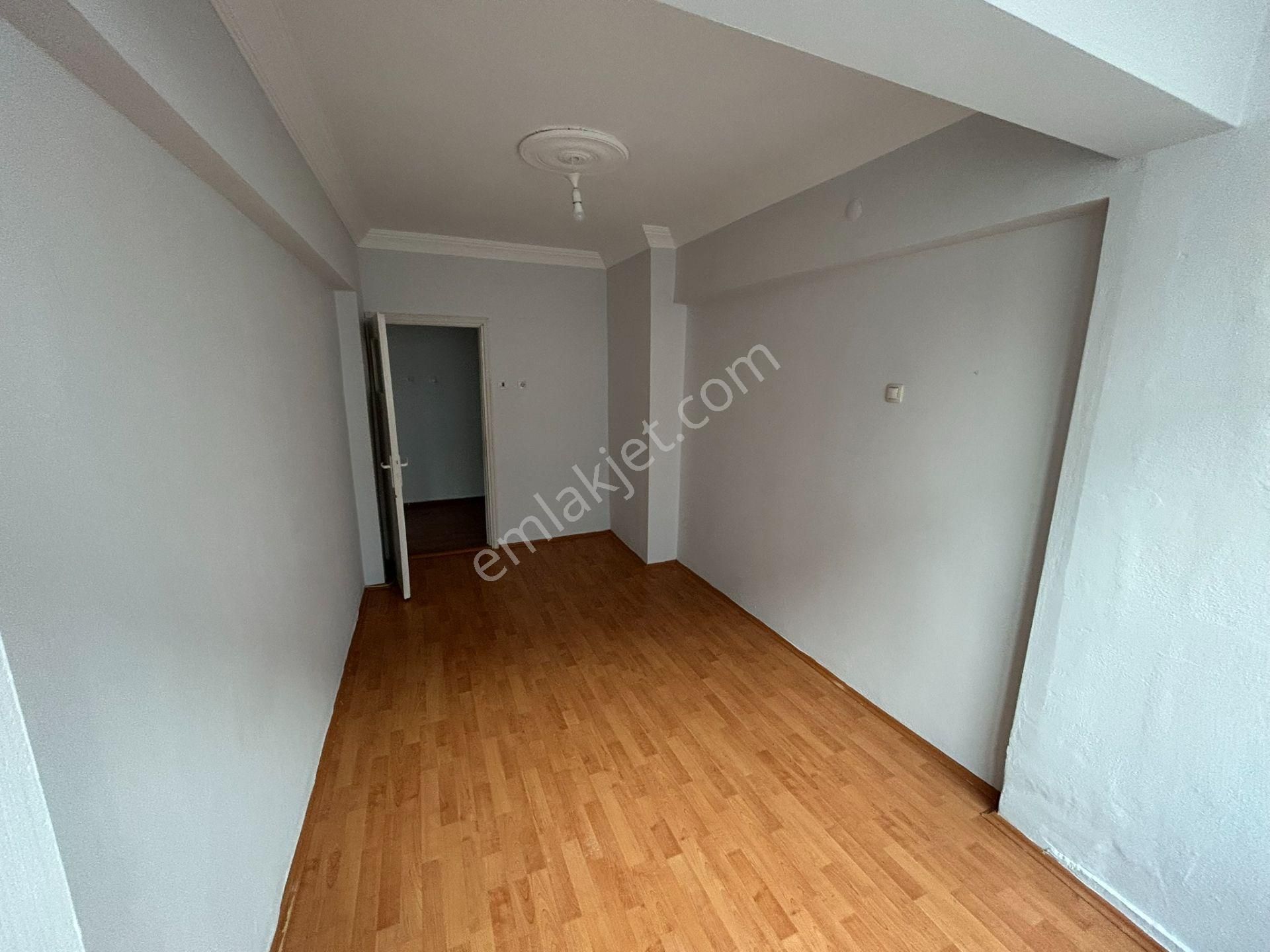 Cihan Emlak - Kiralık - Mehmetçik Caddesi Üzerinde 90m2 Geniş Ara Kat Asansörlü 2+1 Daire - Görsel 16