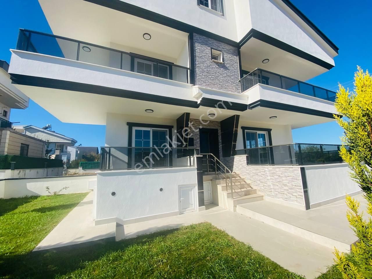 Didimde Satılık Denize Yakın Bölgede 5+1 Ayrı Mutfak Çok Geniş Bahçeli Villa - Görsel 3