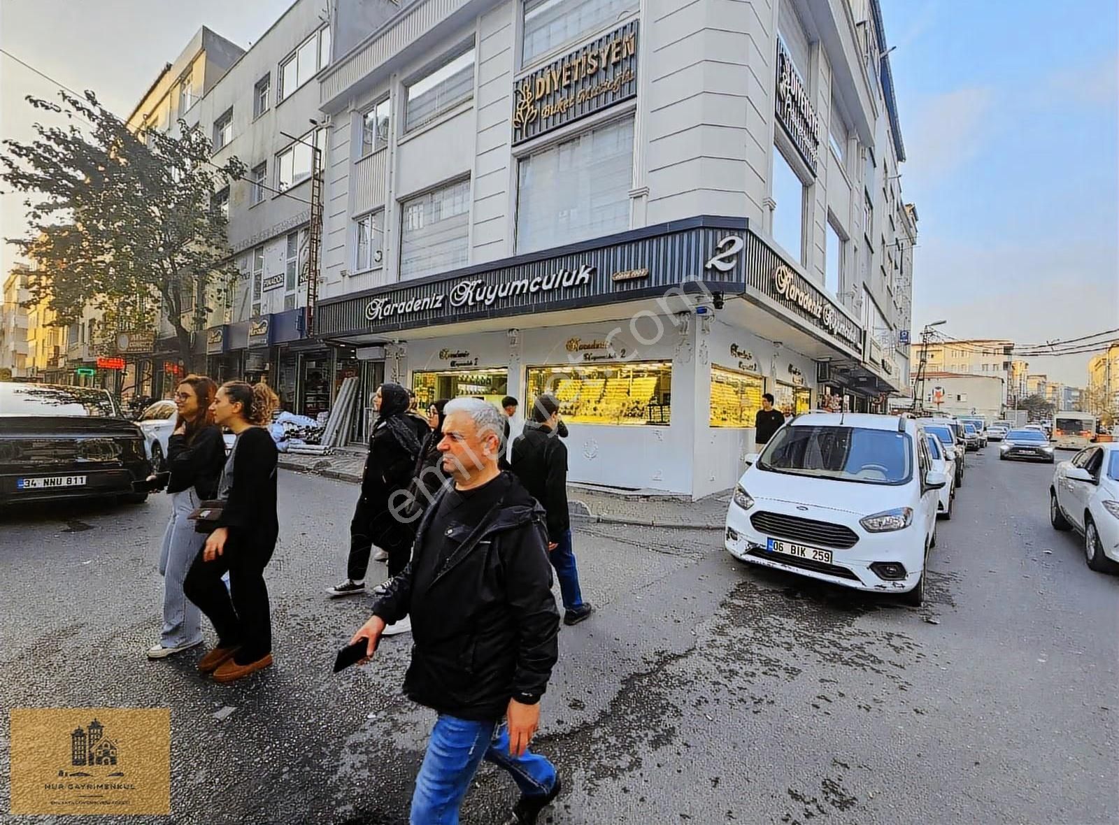 Nur Gayrimenkul'den Caddeye 50m Kiralık Dükkan - Görsel 3