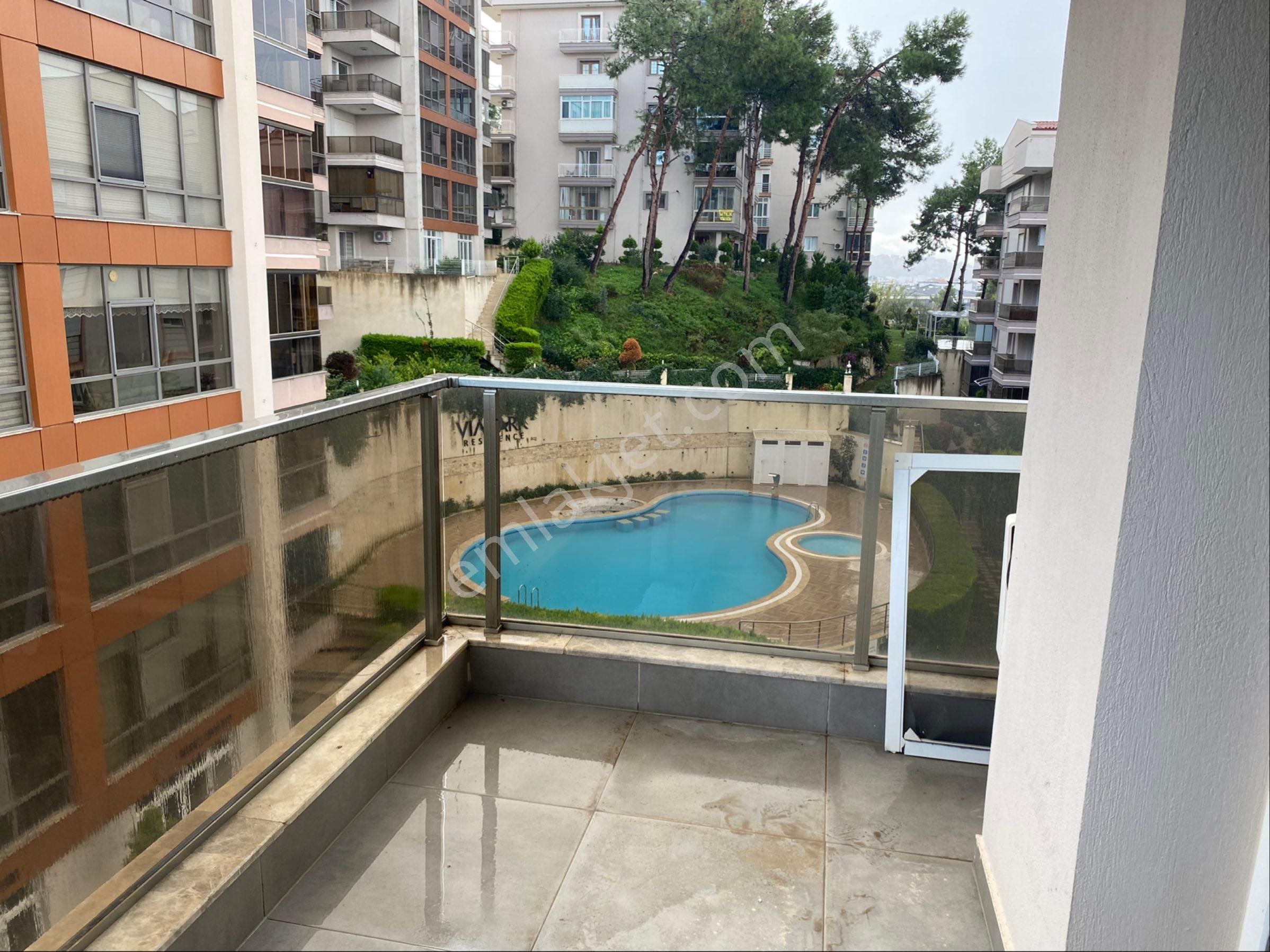 Kuşadası’da Rezidans İçinde Full Deniz Manzaralı Eşyalı Satılık Çatı Dubleks - Görsel 25