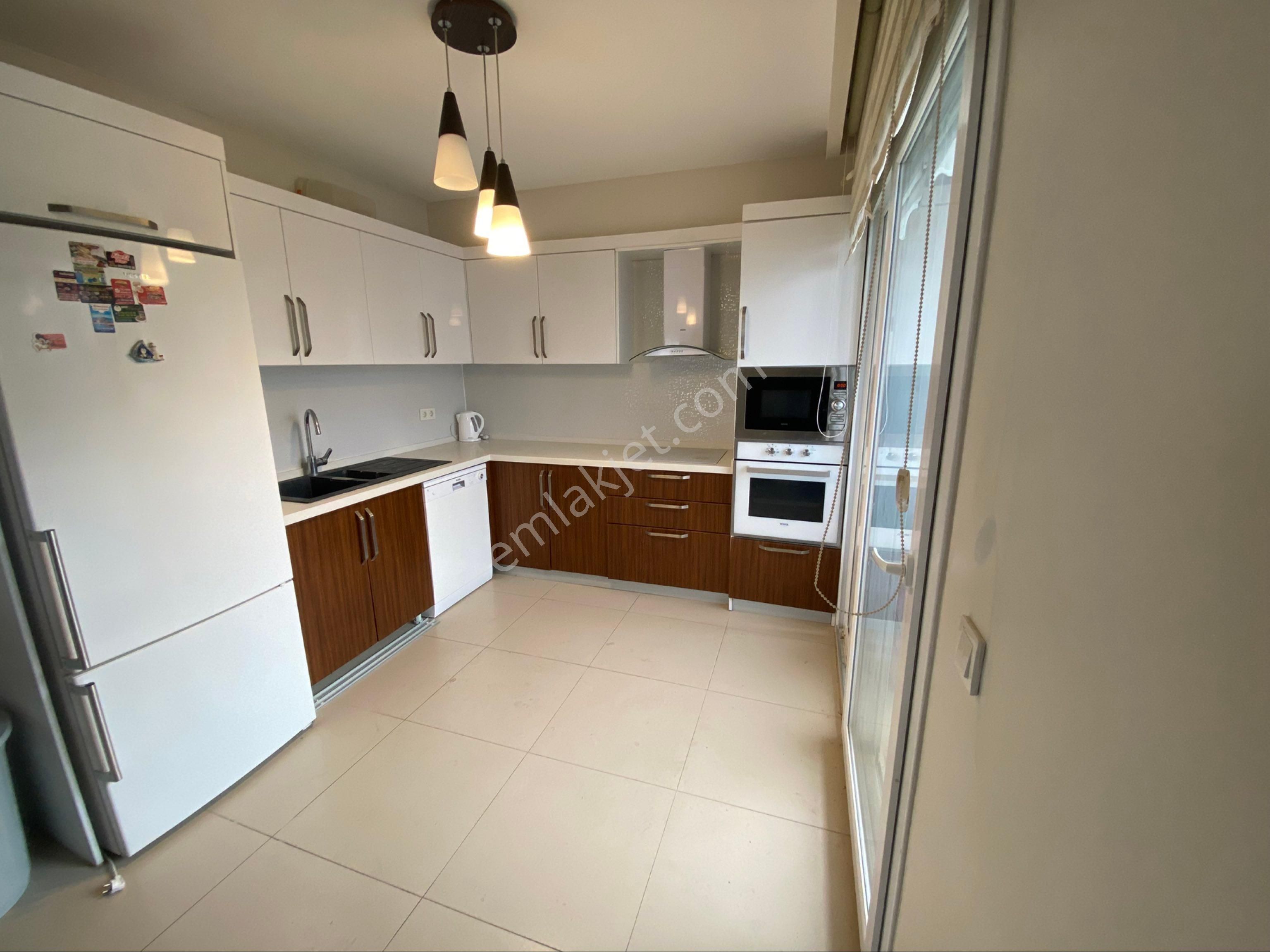 Kuşadası’da Rezidans İçinde Full Deniz Manzaralı Eşyalı Satılık Çatı Dubleks - Görsel 12