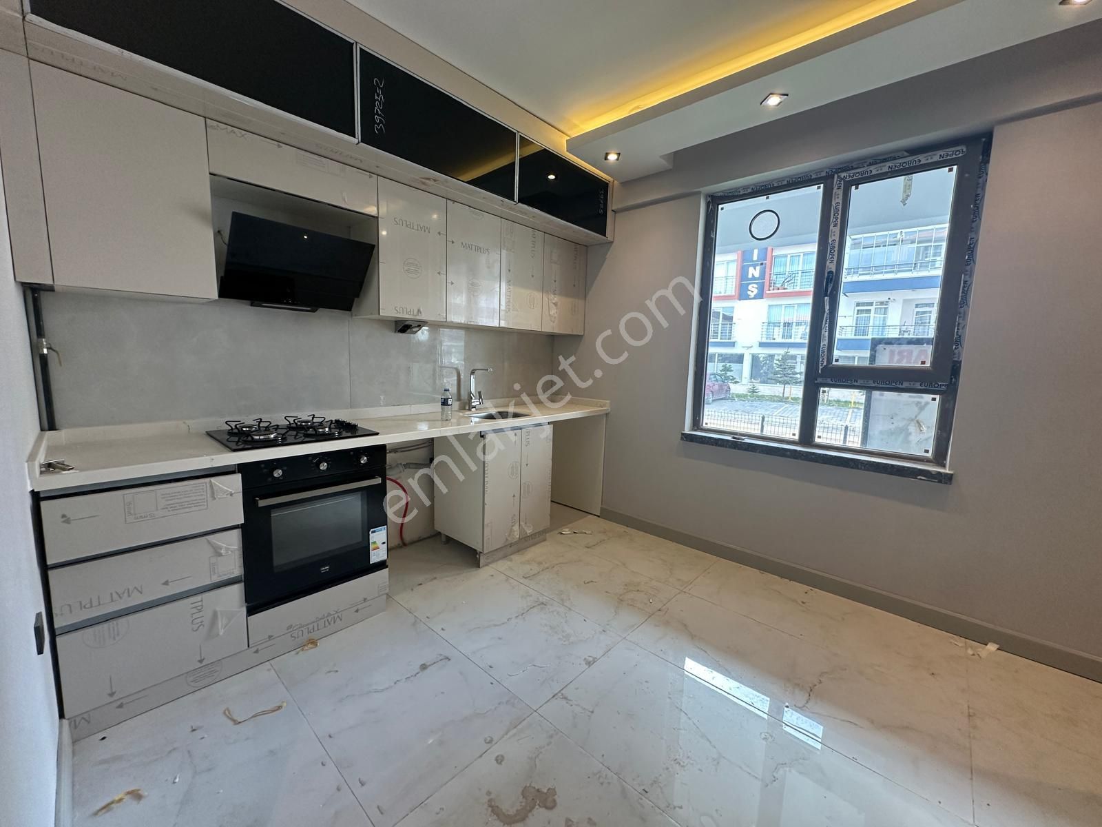 Keçiörende Full Yapılı Kat Konumlu Yeren Isıtmalı Takasa Uygun Satılık Daire