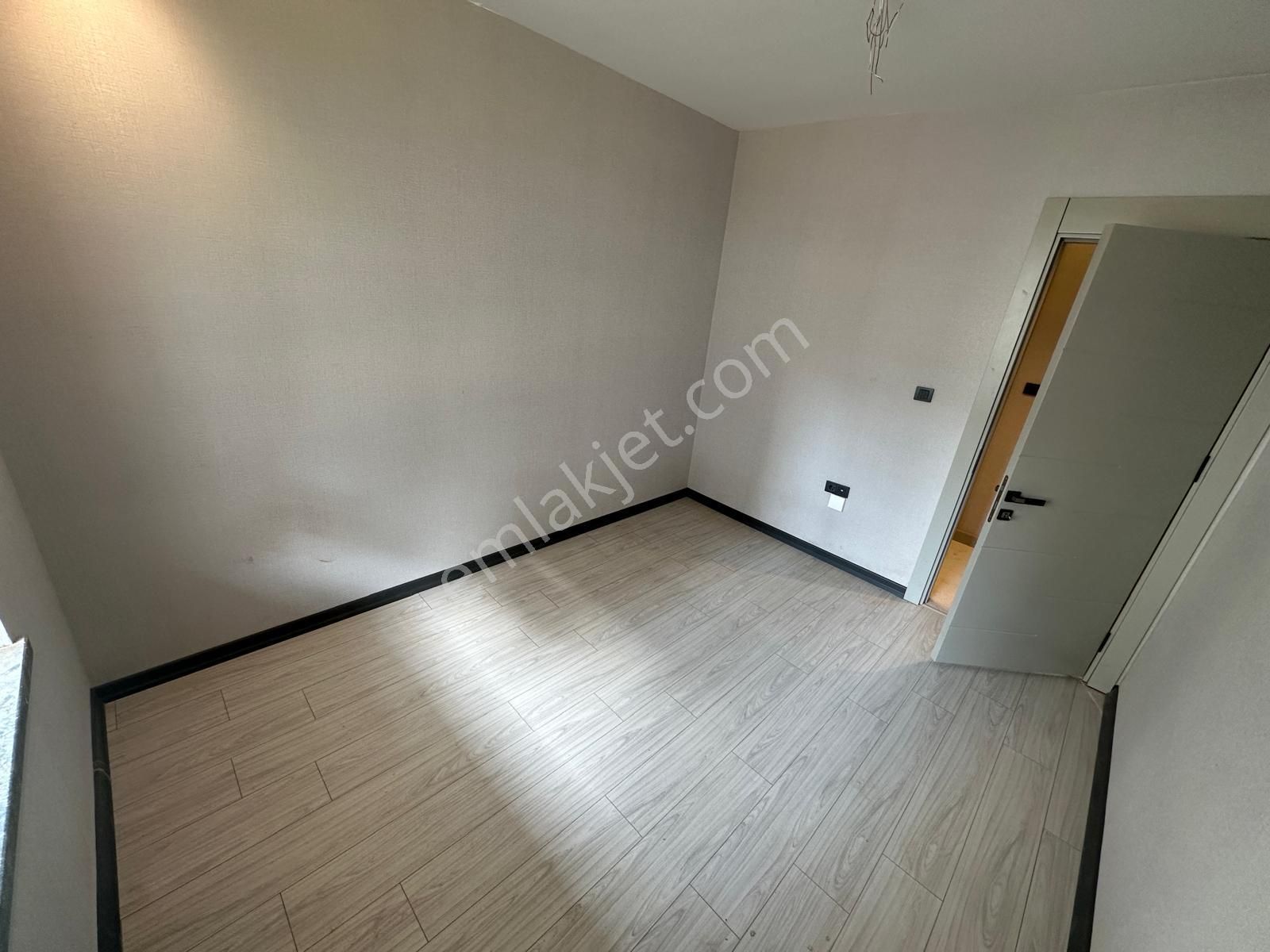 Keçiörende Full Yapılı Kat Konumlu Yeren Isıtmalı Takasa Uygun Satılık Daire - Görsel 28