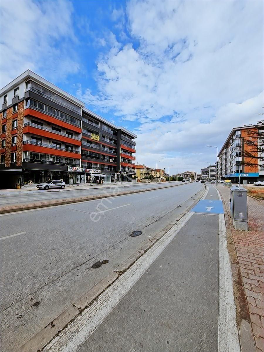 Uluırmak Evleri Karşısı 2+1 Arakat Cadde Cepheli Daire