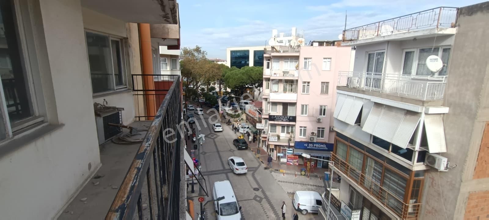 Menemen Merkezde Sevgi Yolu Köşesinde Ana Cadde Üzeri 3+1 Satılık Daire - Görsel 16