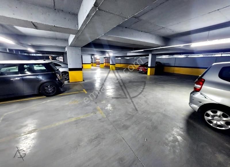 Caddebostan Bağdat Cd. 1.paralelde Balkonlu 95m² 3+1 Satılık Boş - Görsel 9