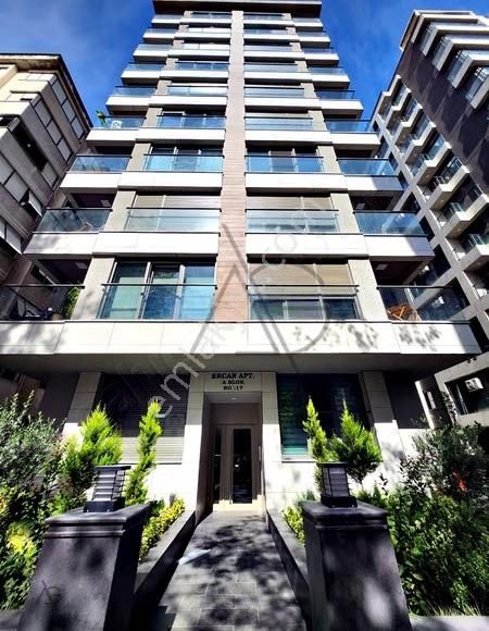 Caddebostan Bağdat Cd. 1.paralelde Balkonlu 95m² 3+1 Satılık Boş