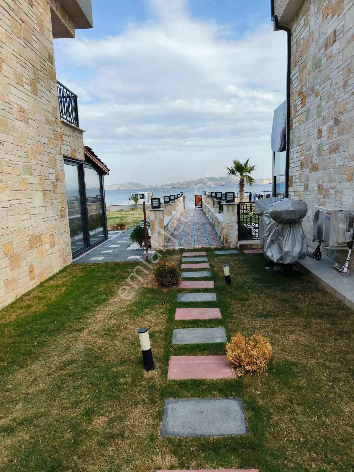 İzmir Yeni Foça Cumhuriyette Denize Sıfır Satılık 6+1 Lüks Villa - Görsel 5