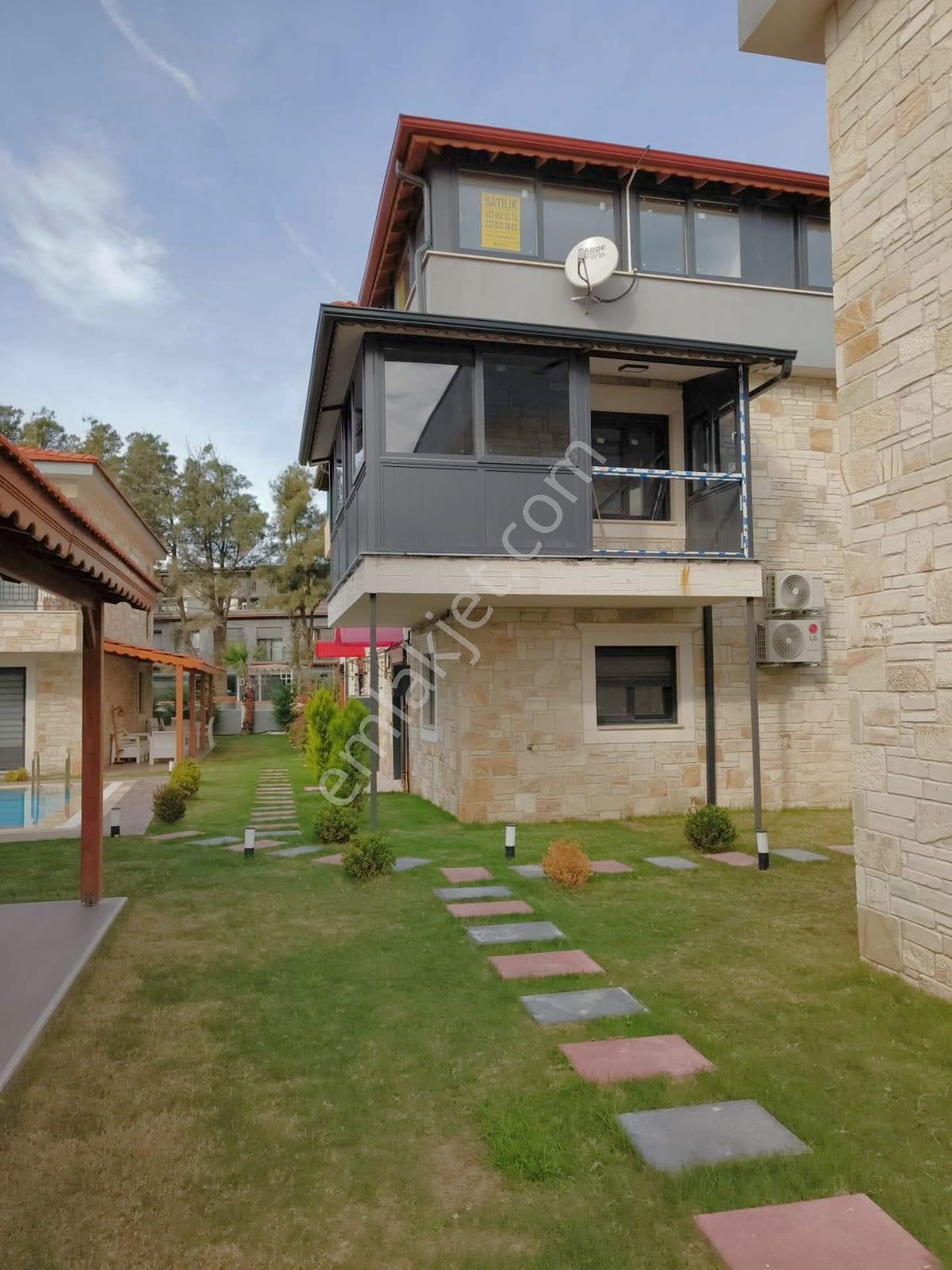 İzmir Yeni Foça Cumhuriyette Denize Sıfır Satılık 6+1 Lüks Villa - Görsel 9