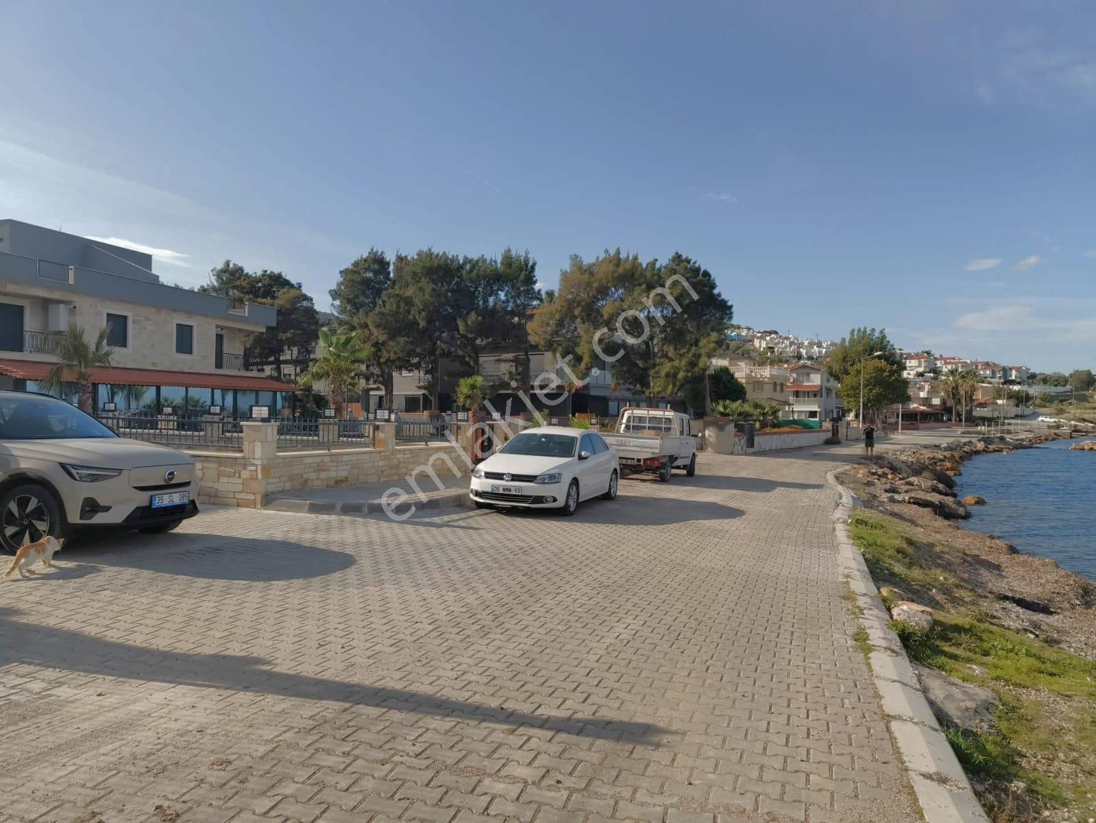 İzmir Yeni Foça Cumhuriyette Denize Sıfır Satılık 6+1 Lüks Villa - Görsel 16