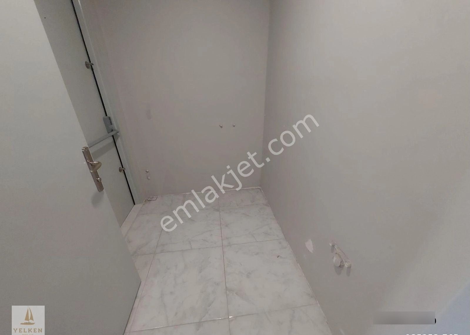 Erenköy'de Minibüs Caddesine Ve Marmaray'a Yakın 140m2 3+1 Balkonlu - Görsel 15