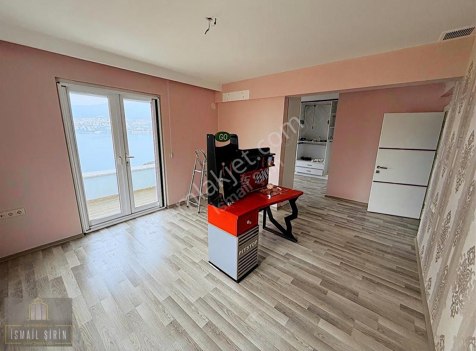 Şirinden Harmankayada Bahçeli Harika Deniz Manzaralı 5+2 Villa - Görsel 6