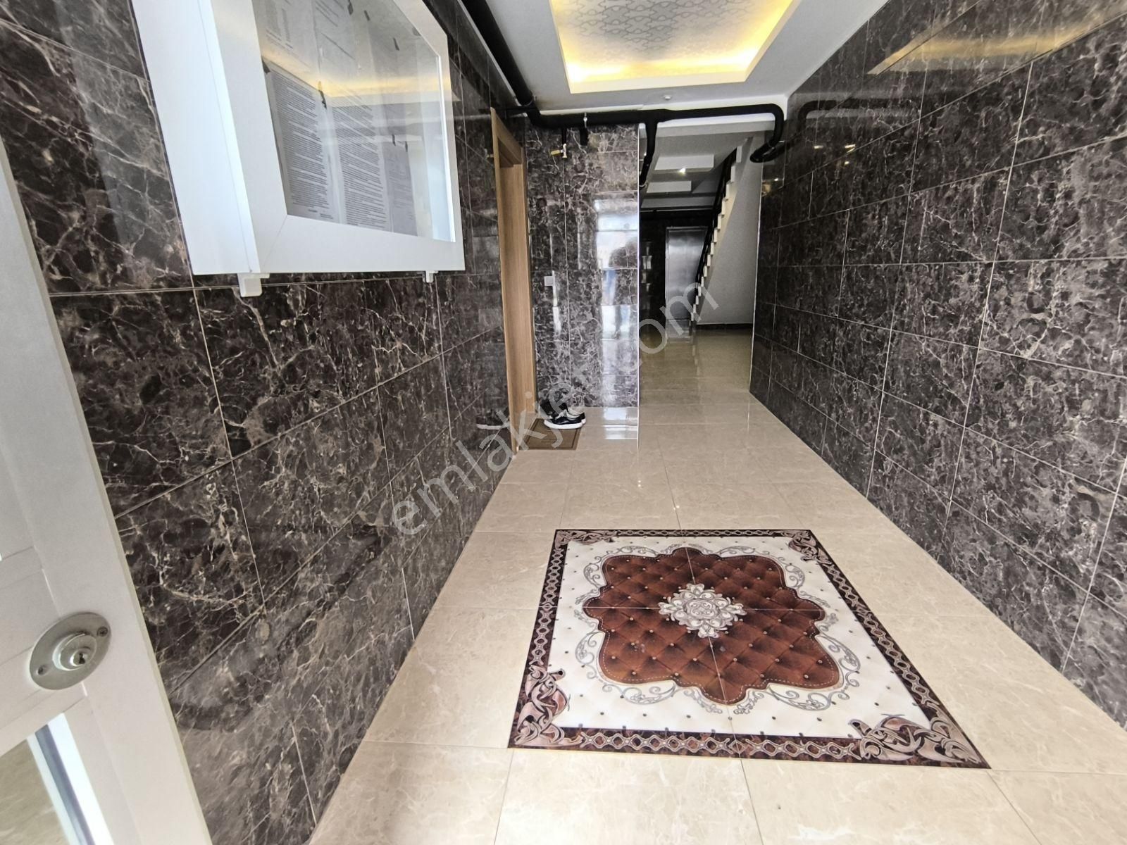 3+1 Önü Açık Havuzlu Site İçerisinde Otopark Geniş Teras Alanı - Görsel 22