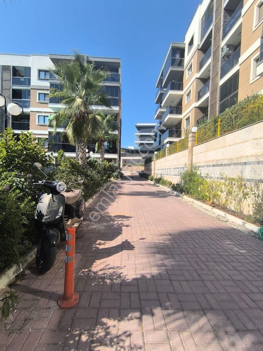 Fuul Sıfır Eşyalı Oturumda Hazır Lüks Sitede Satılık Daire - Görsel 35