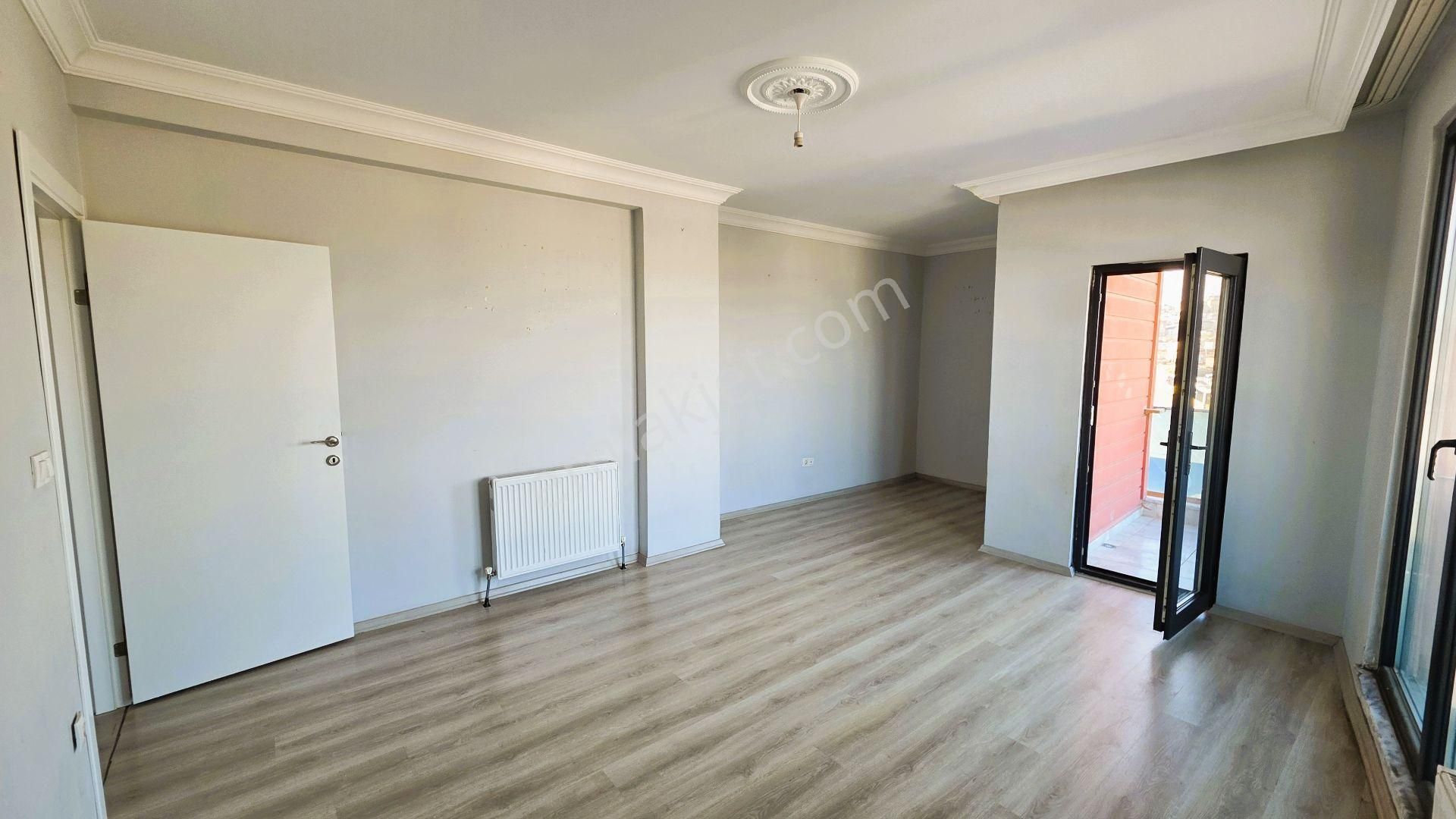 Doğan Emlak 'tan Ana Cadde Üzeri Kiralık 2+1 Arakat Daire - Görsel 4