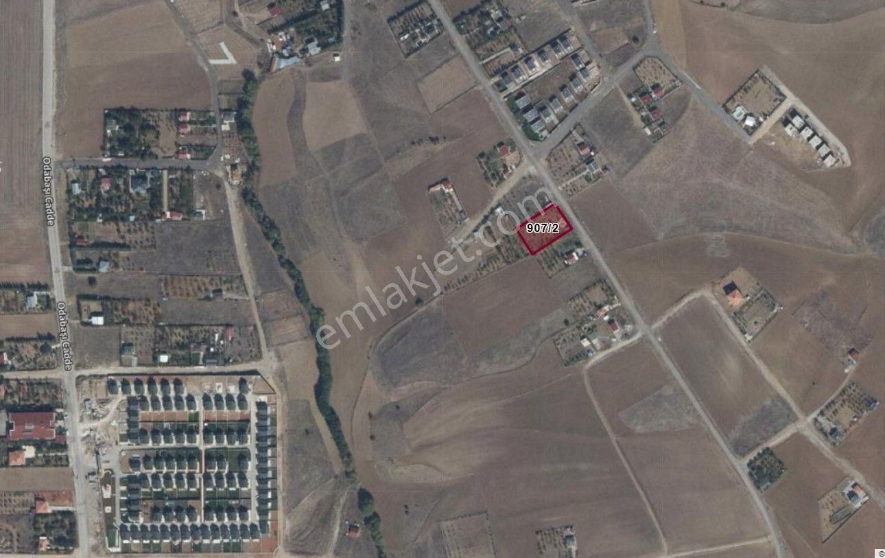 Sahibinden Lalahan Karşıyaka Da Tel Örgüyle Çevrili 1567m2 İmarlı Tektapu Arsa