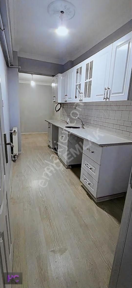 Hç Emlak'tan Esentepe'de 2+1 Bahçe Katı Satılık Daire