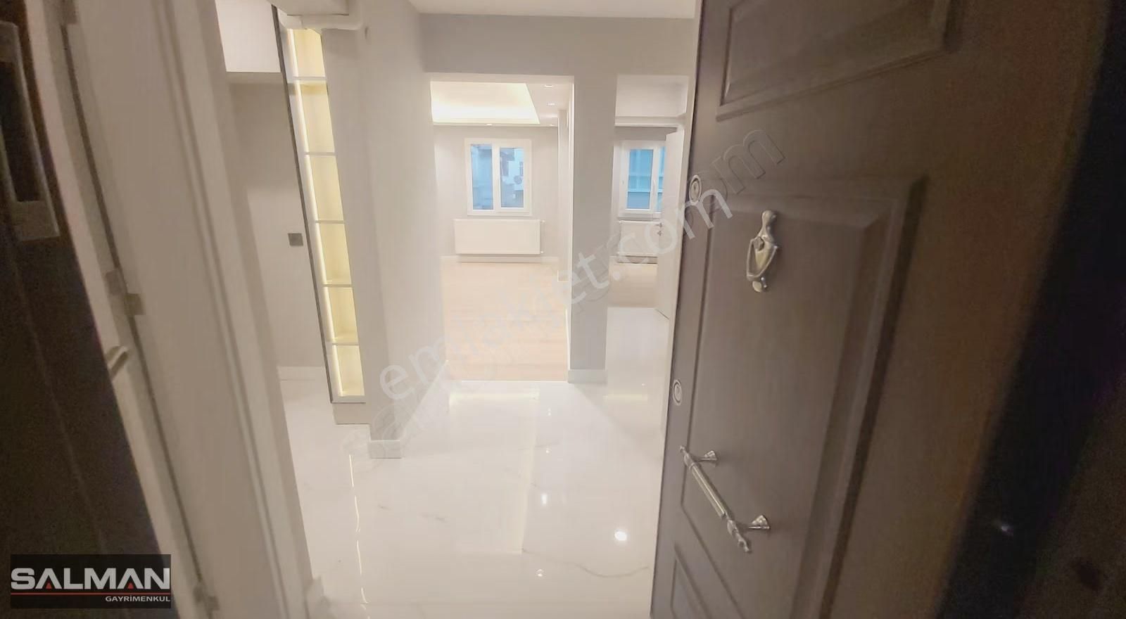 Bostanlı Şehitler Blv.'nda Tadilatlı Satılık 3+1 Asansörlü Daire - Görsel 17