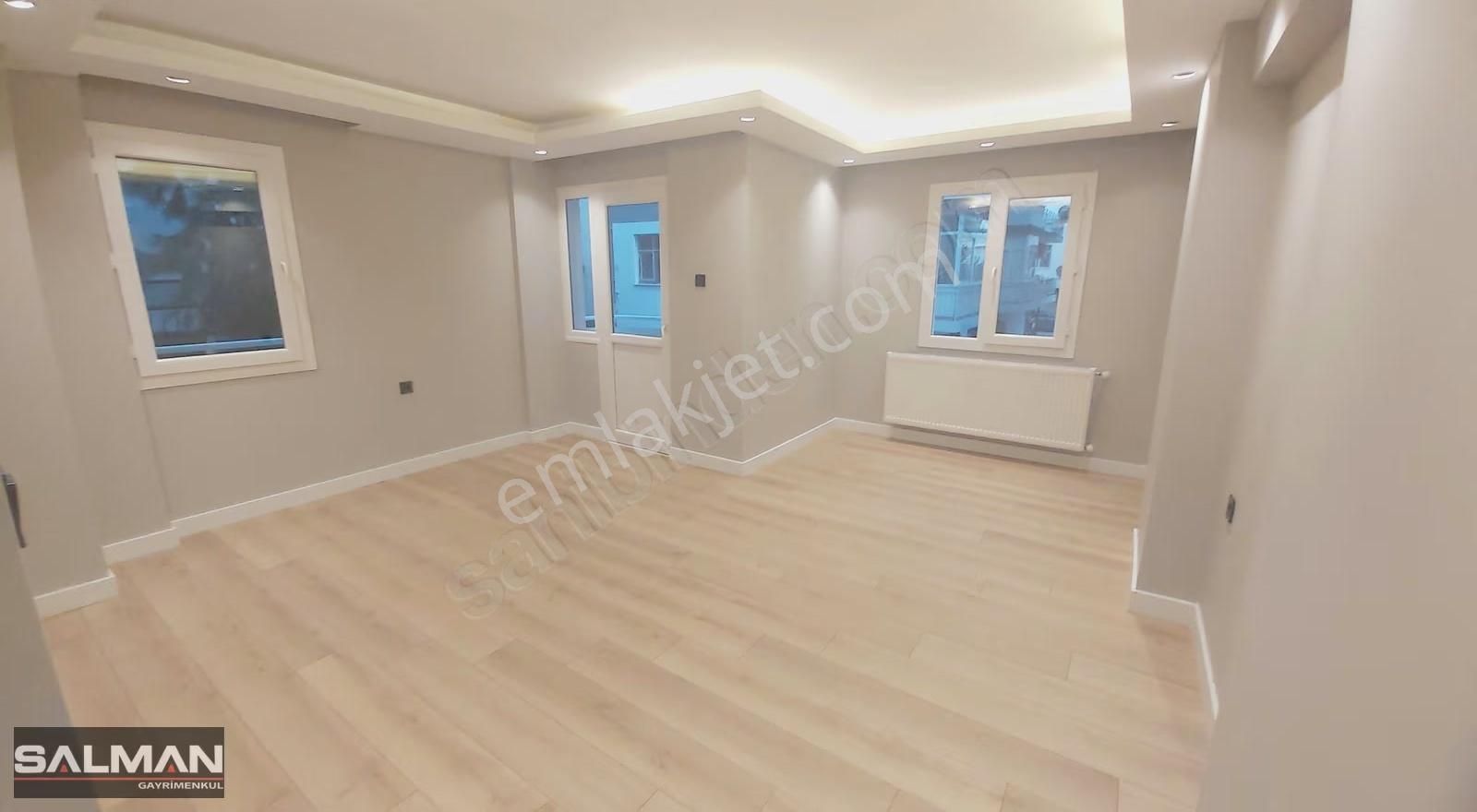 Bostanlı Şehitler Blv.'nda Tadilatlı Satılık 3+1 Asansörlü Daire