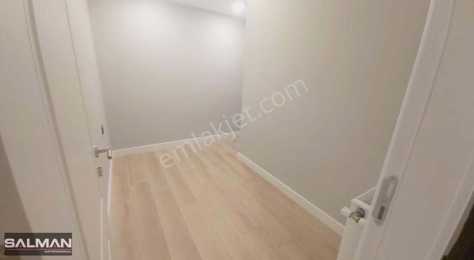 Bostanlı Şehitler Blv.'nda Tadilatlı Satılık 3+1 Asansörlü Daire - Görsel 5