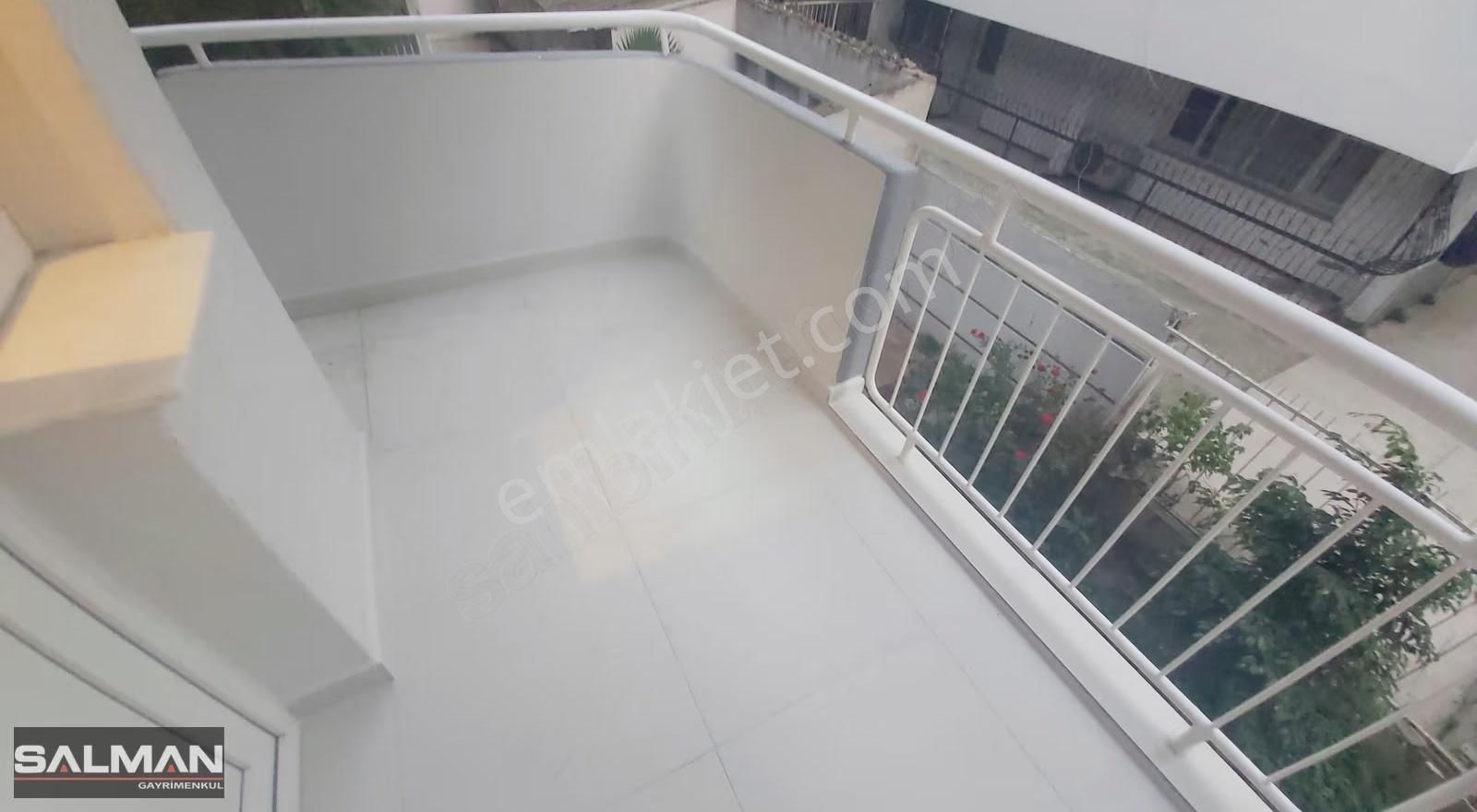 Bostanlı Şehitler Blv.'nda Tadilatlı Satılık 3+1 Asansörlü Daire - Görsel 19