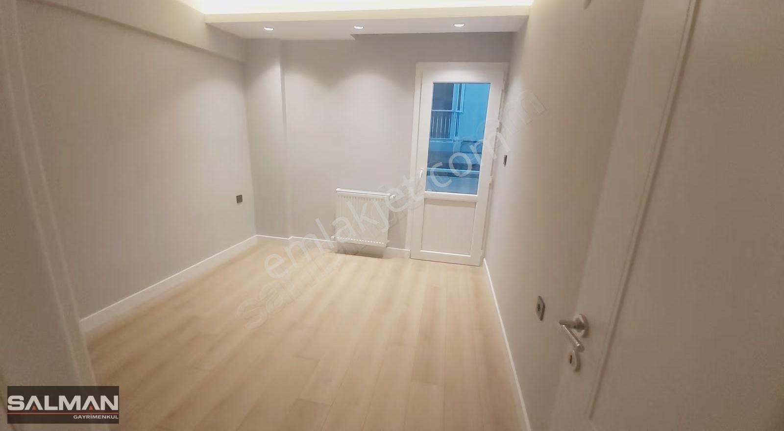 Bostanlı Şehitler Blv.'nda Tadilatlı Satılık 3+1 Asansörlü Daire - Görsel 15