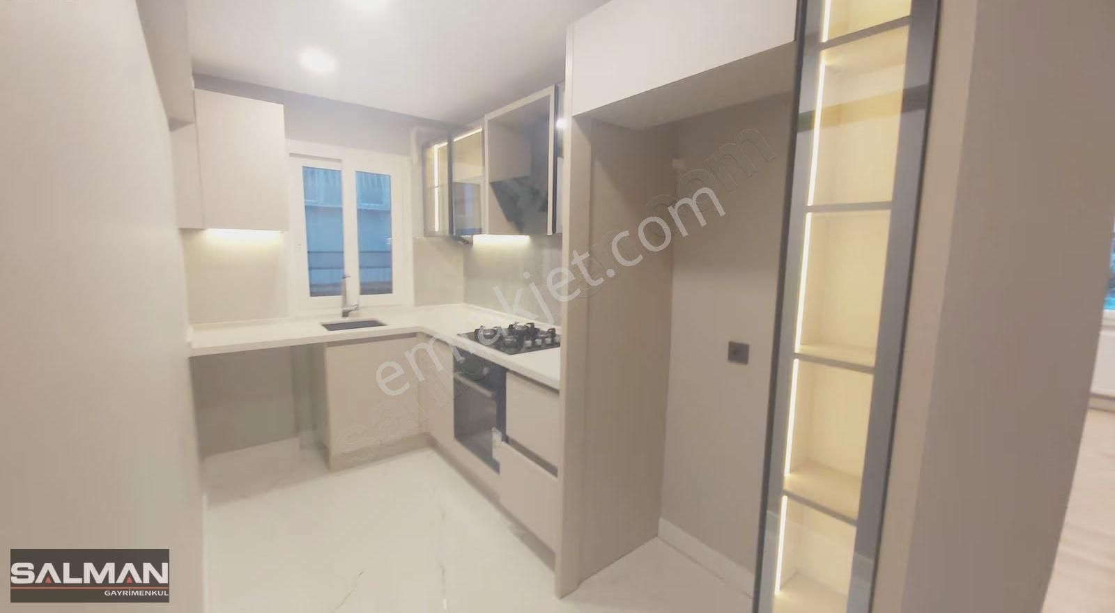 Bostanlı Şehitler Blv.'nda Tadilatlı Satılık 3+1 Asansörlü Daire - Görsel 11