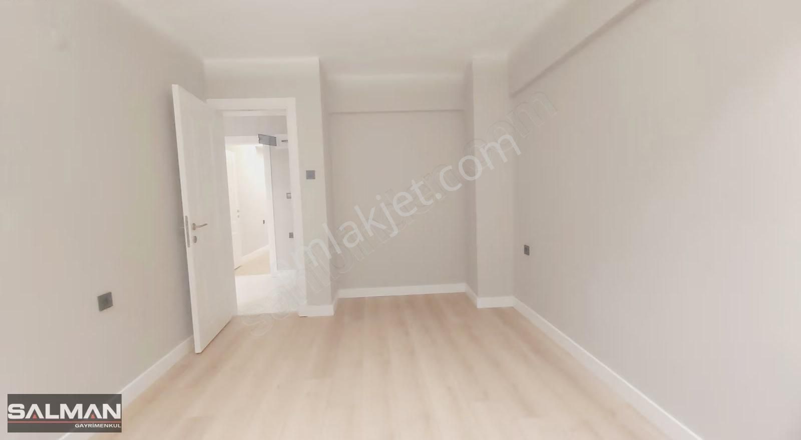 Bostanlı Şehitler Blv.'nda Tadilatlı Satılık 3+1 Asansörlü Daire - Görsel 24