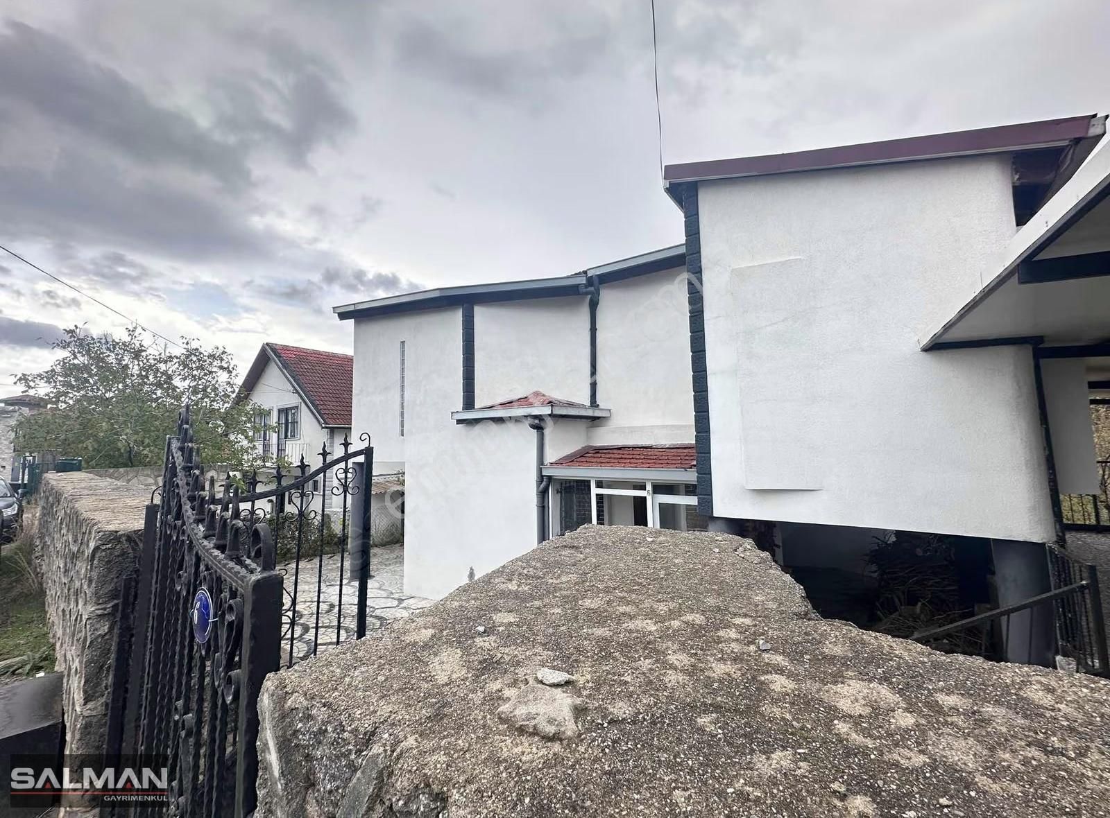 Bornova Yakaköy'de 759 M² Arsa İçinde Satılık 3+1 Dubleks Villa - Görsel 5