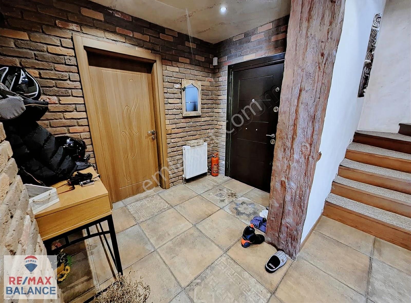 Çamlık Villa Bölgesinde İçi Zevkle Tasarlanmış Satılık 6+2 Villa - Görsel 12