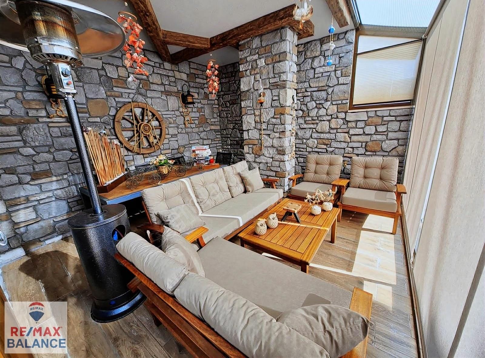 Çamlık Villa Bölgesinde İçi Zevkle Tasarlanmış Satılık 6+2 Villa - Görsel 22