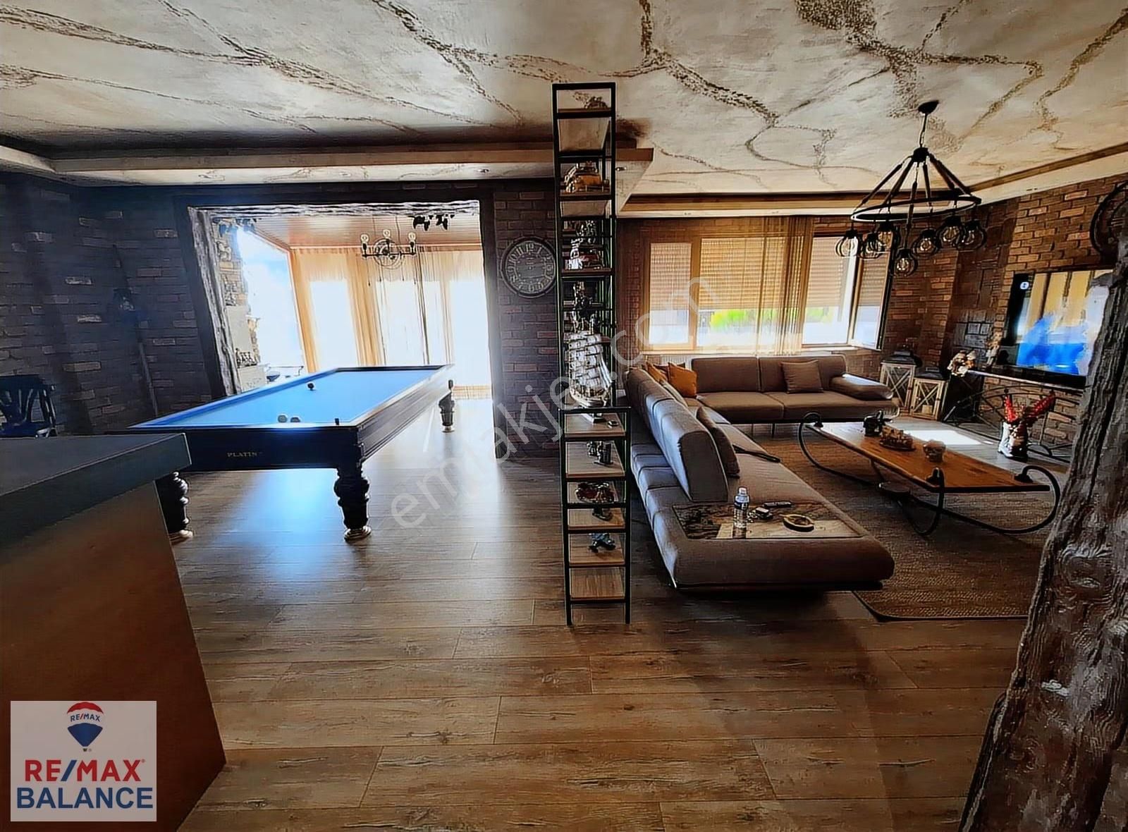 Çamlık Villa Bölgesinde İçi Zevkle Tasarlanmış Satılık 6+2 Villa - Görsel 19