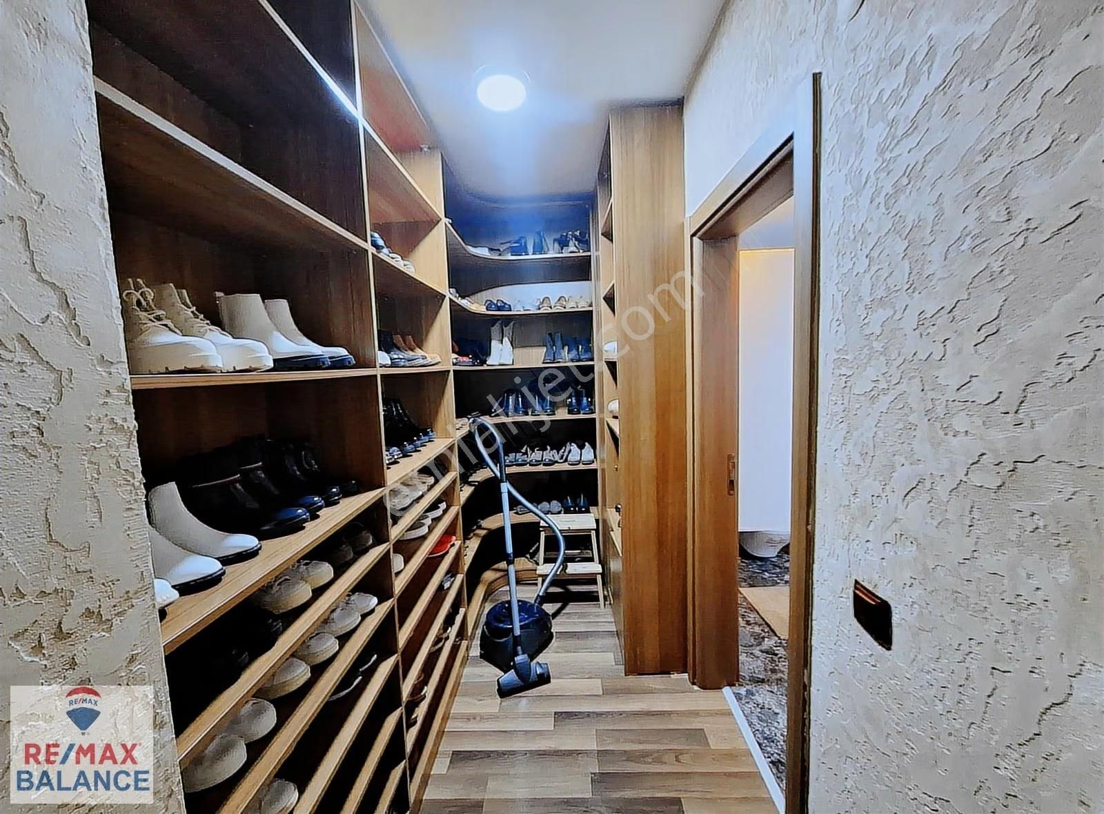 Çamlık Villa Bölgesinde İçi Zevkle Tasarlanmış Satılık 6+2 Villa - Görsel 7