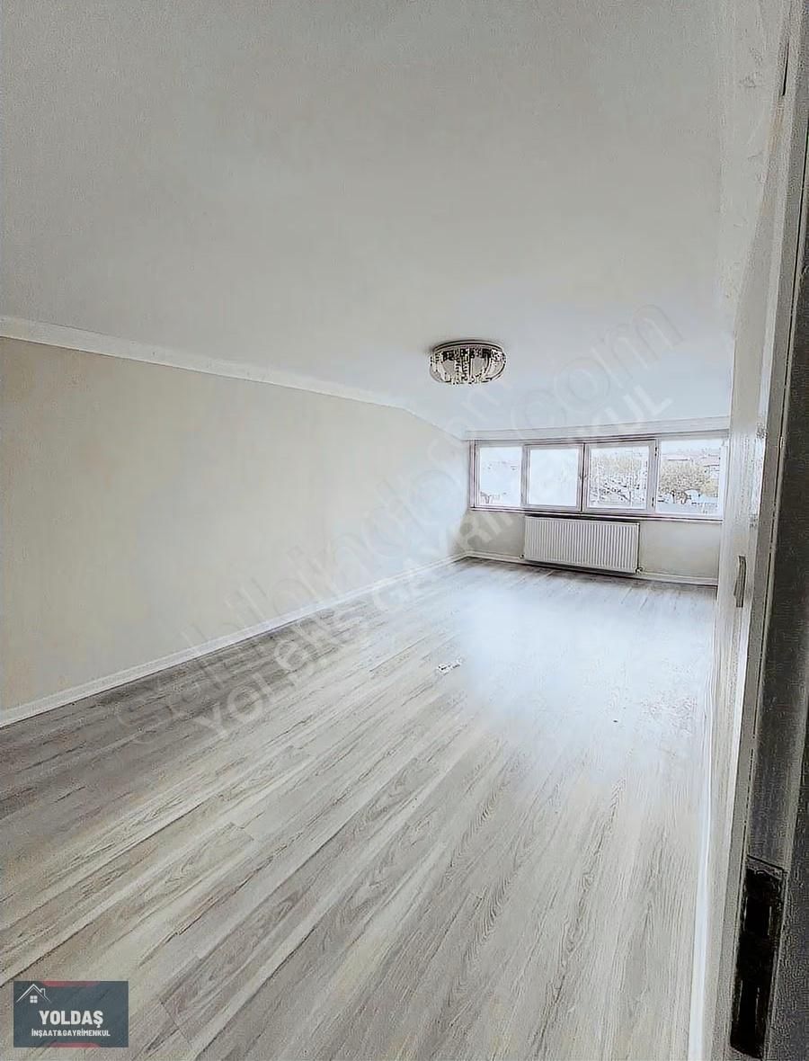 Yoldaş İnş Satılık 4+2 220 M2 Çatısı Yüksek Dublex Daire - Görsel 3