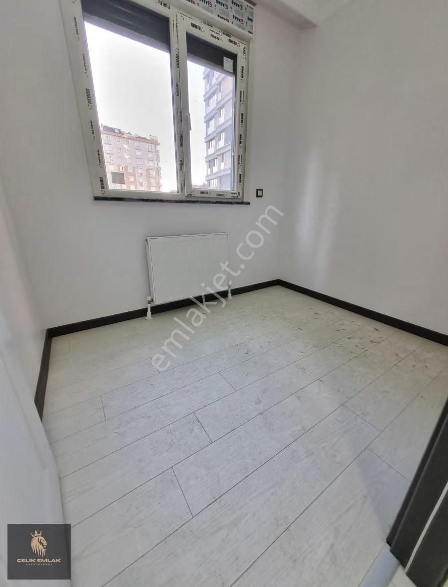 Ümraniye İski Metro Cadde Sıfır 3+1 - Görsel 2