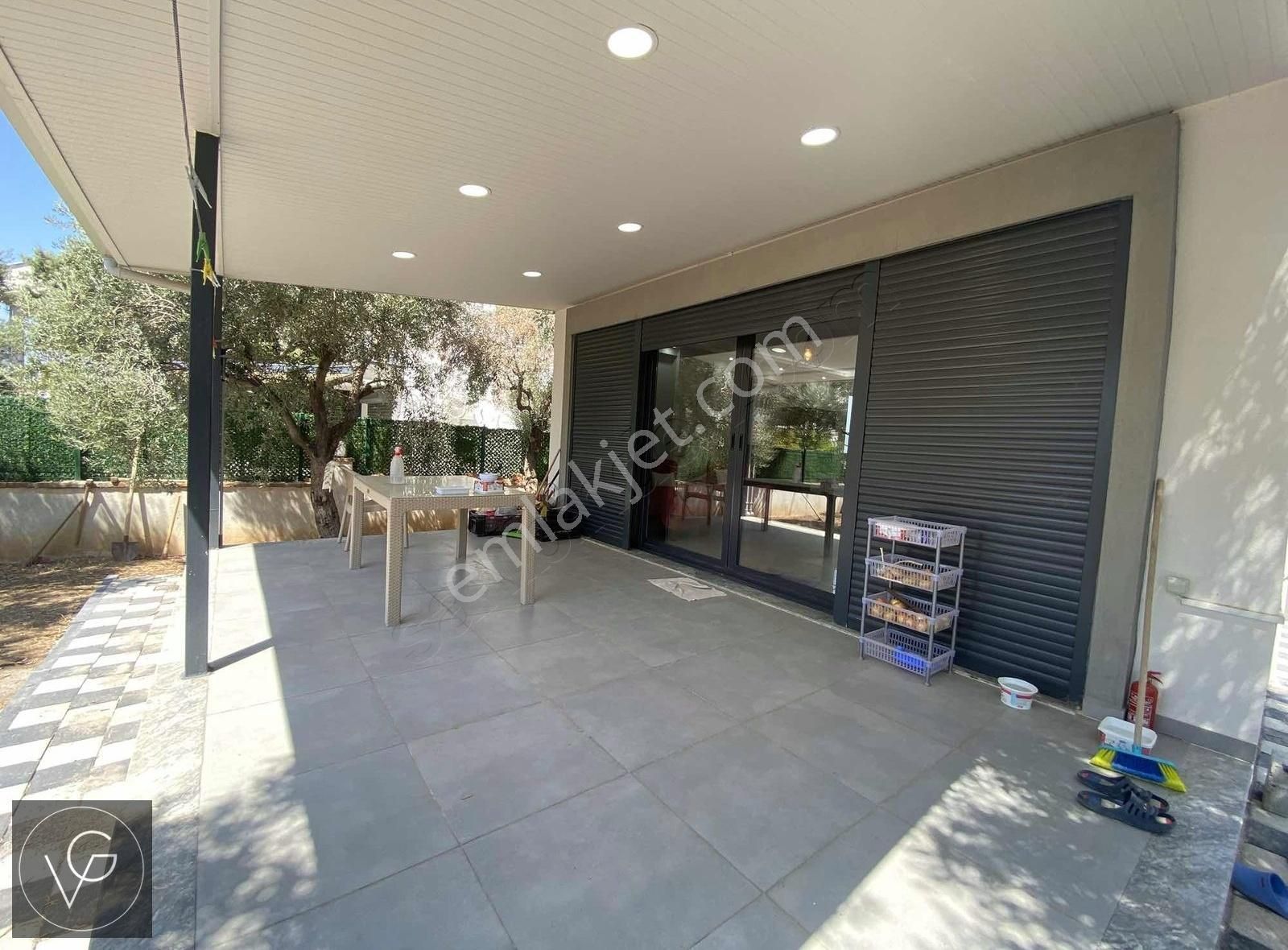 Denize 300m Mesafede 4+1 Müstakil Villa - Görsel 11