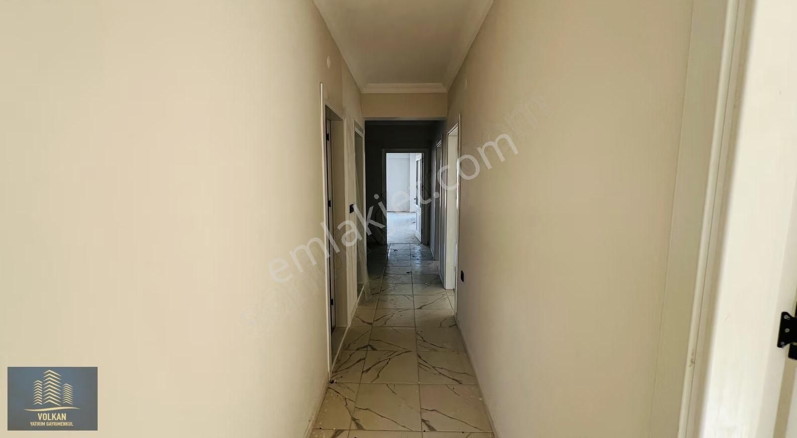 Oturum Başladı, Site İçi 4+1 Sıfır Daire (takasa Açıktır)