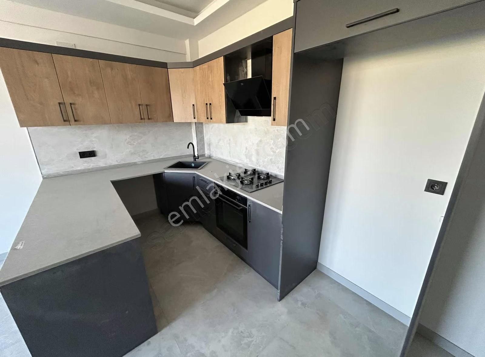 Gizem'li Emlaktan Merkezde Lüks 2+1 Kiralık Daire - Görsel 4