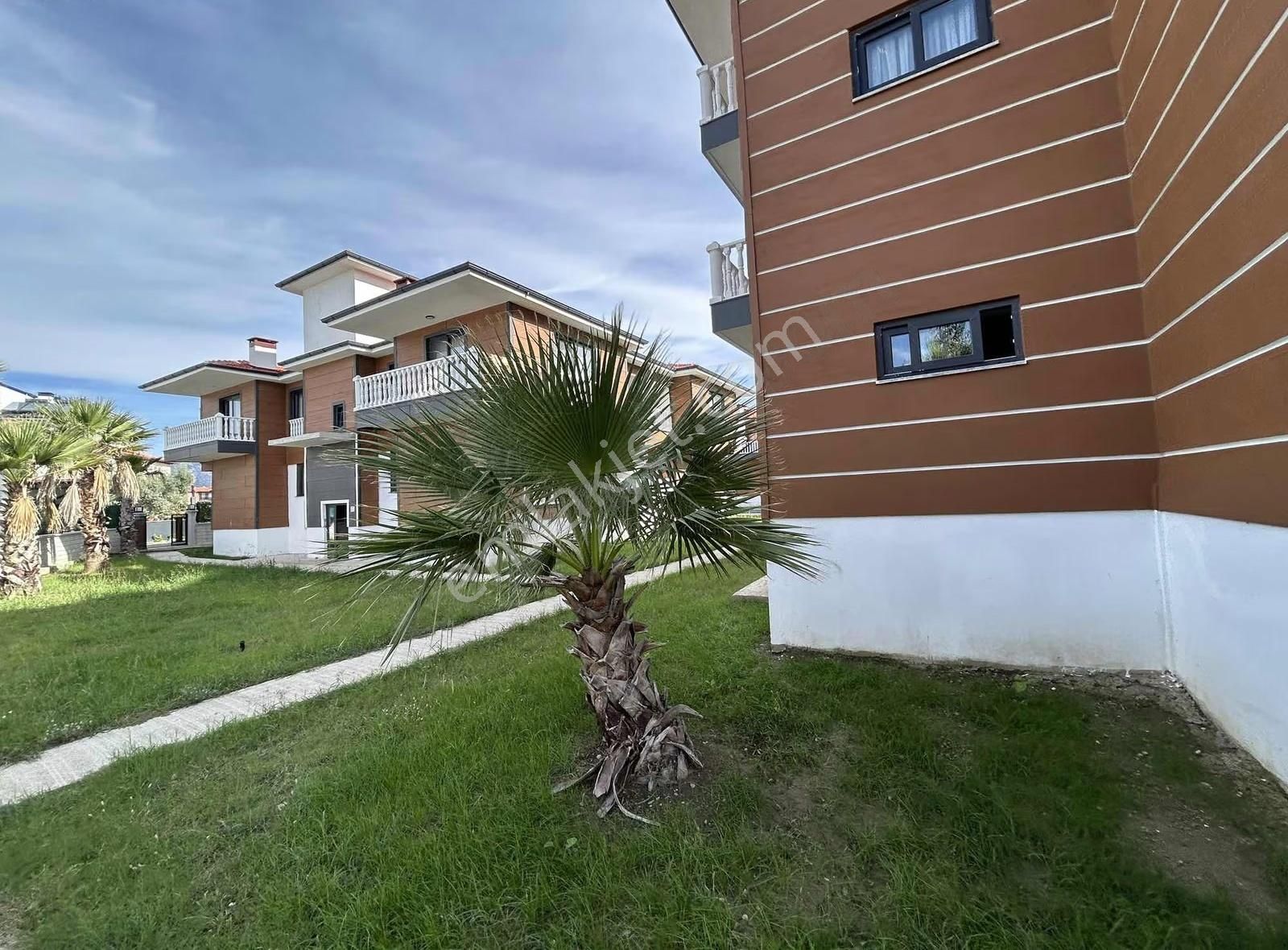 Gizemli Emlaktan Havuzlu Sıfır Eşyalı 1+1 Satılık Daire - Görsel 9