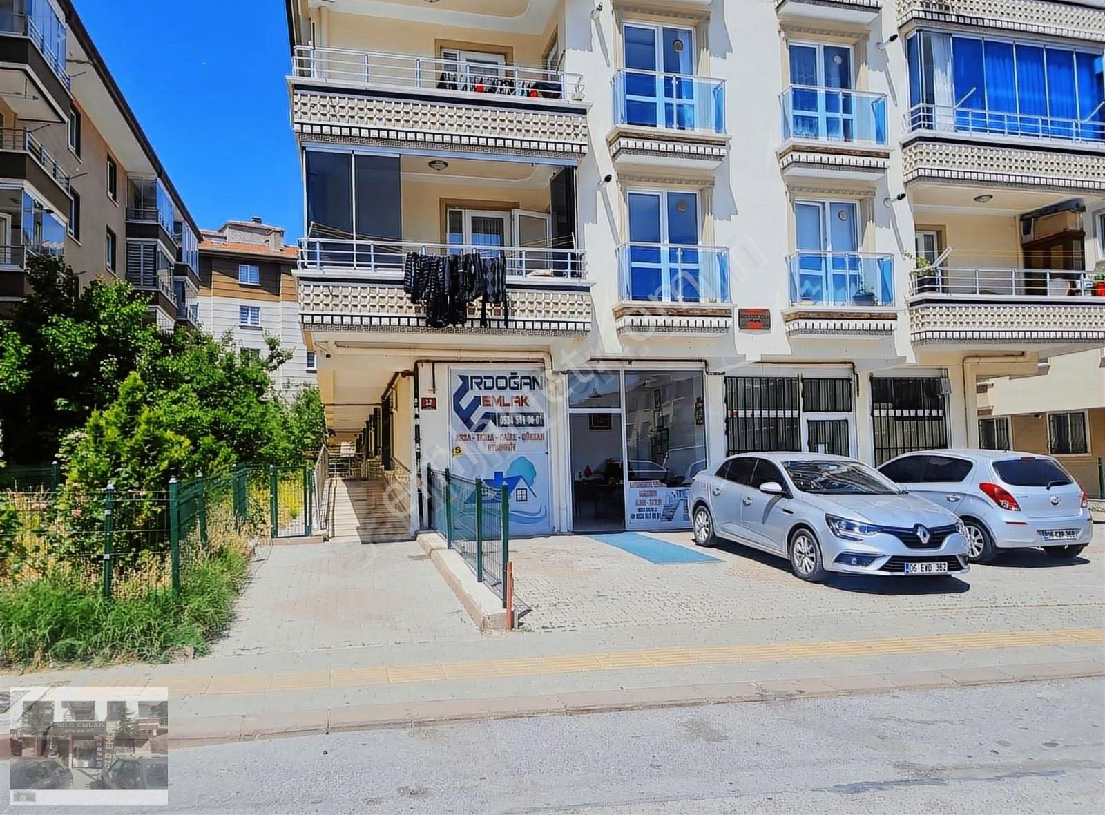 Karapürçek Salı Pazarına Yakın 25 Metre Full Dükkan - Görsel 16