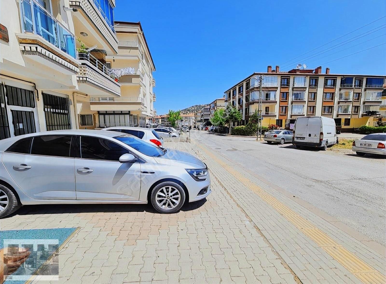 Karapürçek Salı Pazarına Yakın 25 Metre Full Dükkan - Görsel 12